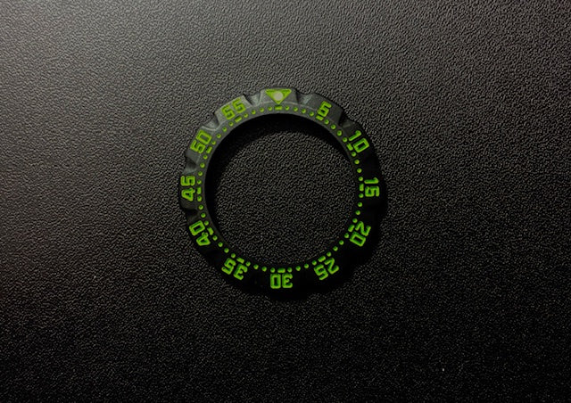 TAG Heuer WA1215 34mm black green midsize Formula 1 replacement bezel